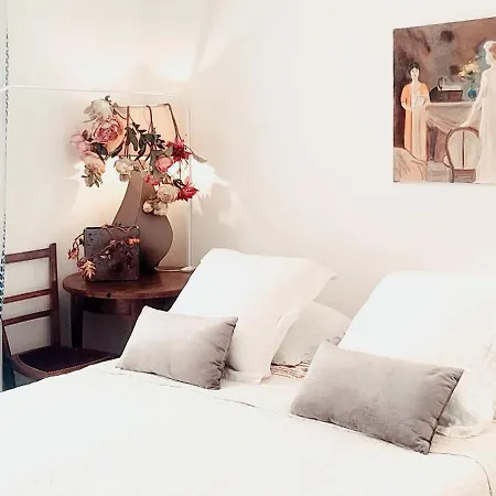 Holiday home Authentic House Entier 1920's House, For Groups, Metro Line 7 Station Pierre Et Marie Curie, Porte D'ivry Paris