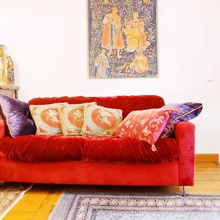 Holiday home Authentic House Entier 1920's House, For Groups, Metro Line 7 Station Pierre Et Marie Curie, Porte D'ivry *
